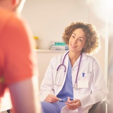 Consultation avec un Chirurgien Général