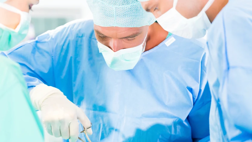 Chirurgiens opérant